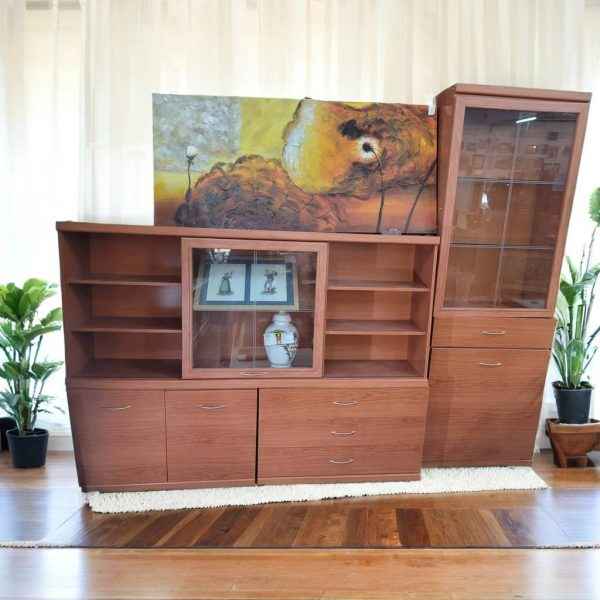MUEBLE CON VITRINA