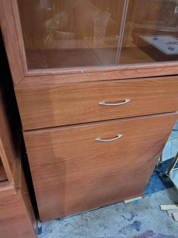MUEBLE CON VITRINA - Imagen 8