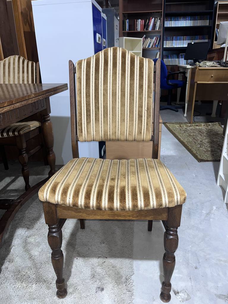 MESA EXTENSIBLE Y 6 SILLAS - Imagen 6