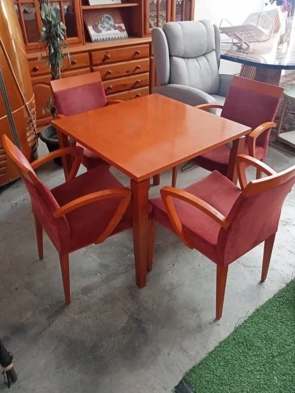 MESA DE CAFETERÍA Y 4 SILLAS - Imagen 2