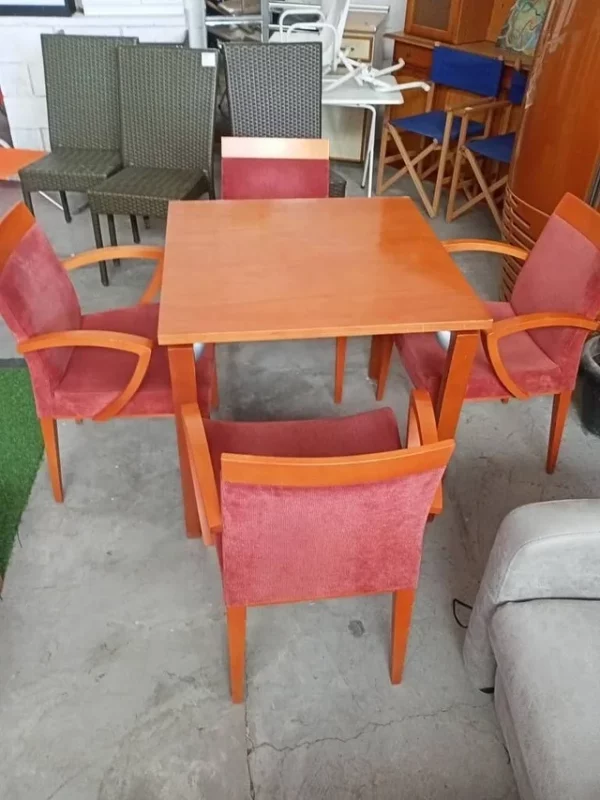 MESA DE CAFETERÍA Y 4 SILLAS - Imagen 4