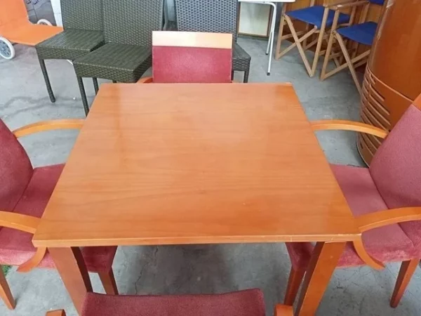 MESA DE CAFETERÍA Y 4 SILLAS - Imagen 6