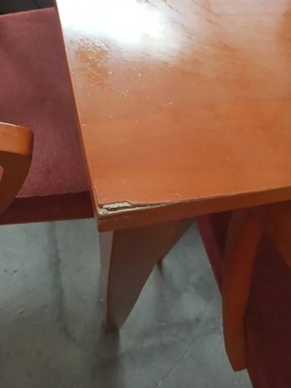MESA DE CAFETERÍA Y 4 SILLAS - Imagen 7