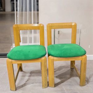2 SILLAS DE MADERA