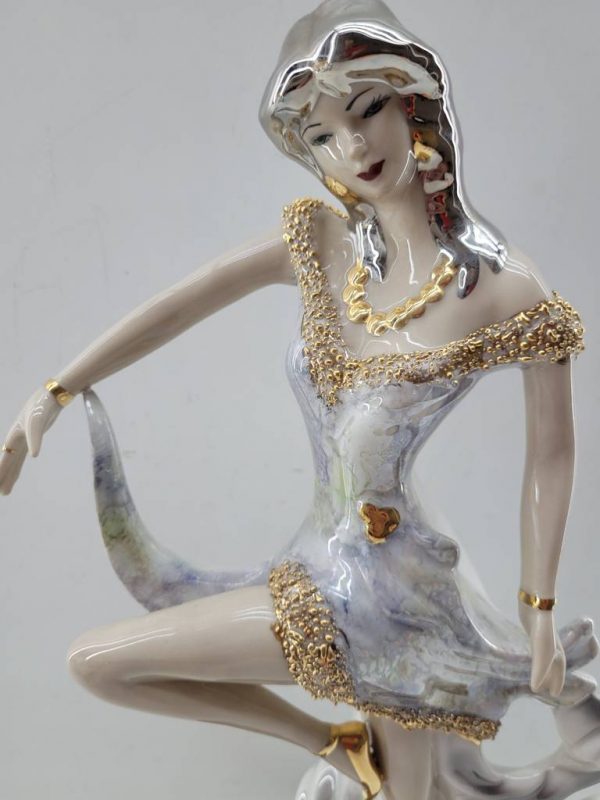 ESCULTURA DE CHICA - Imagen 2