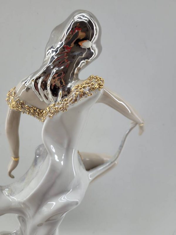 ESCULTURA DE CHICA - Imagen 5