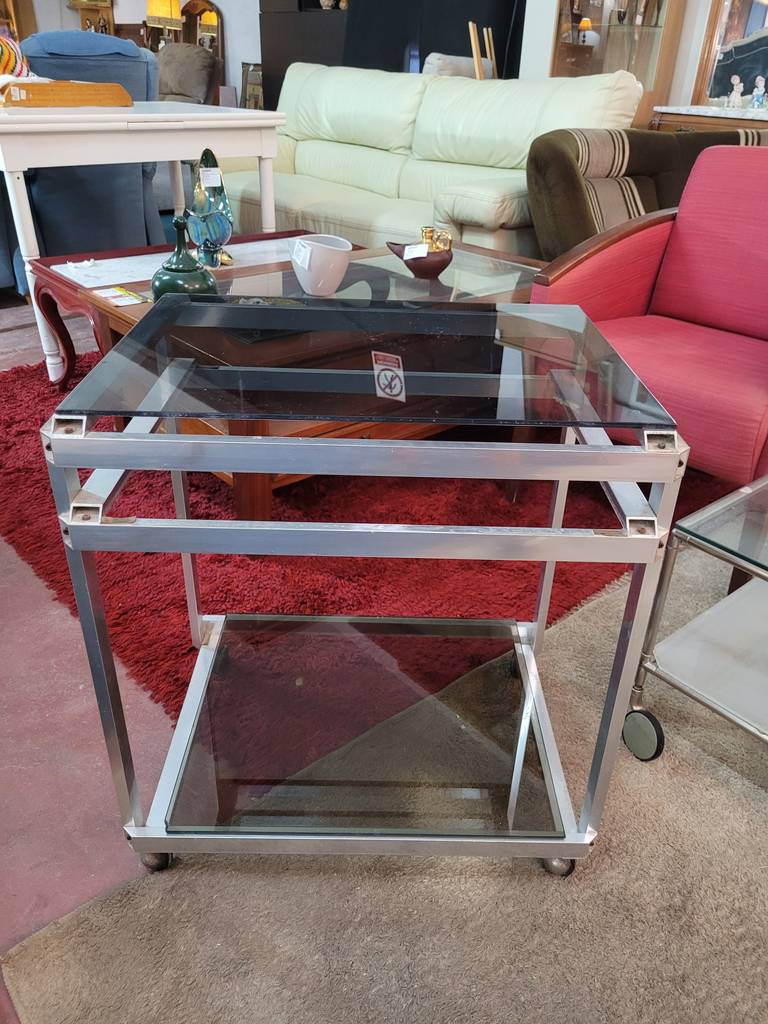 MESA AUXILIAR DE METAL