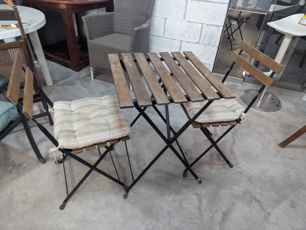 MESA Y DOS SILLAS DE IKEA - Imagen 2
