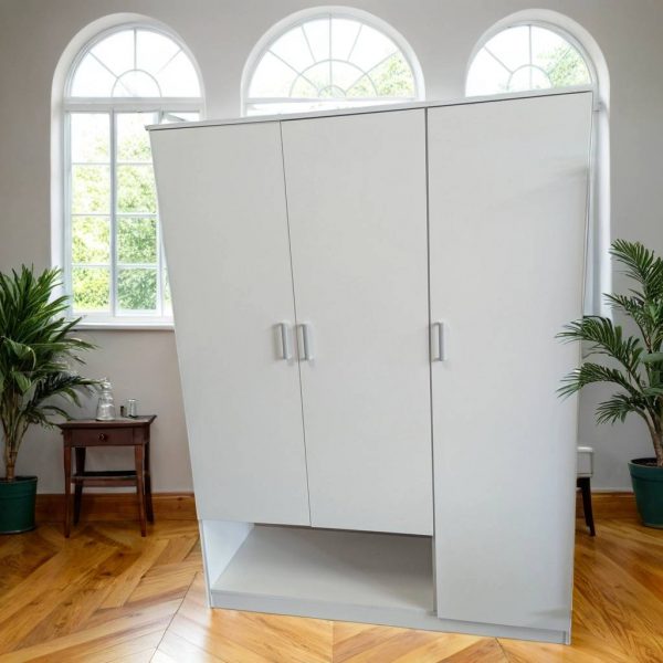 ARMARIO DE TRES PUERTAS