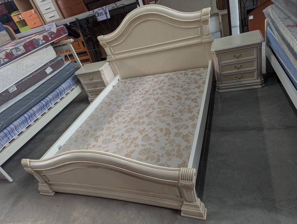 CONJUNTO DE DORMITORIO CLÁSICO