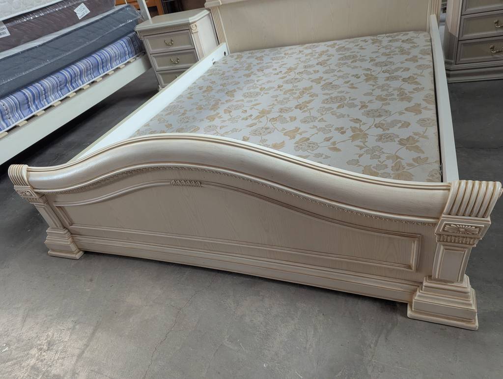 CONJUNTO DE DORMITORIO CLÁSICO - Imagen 2