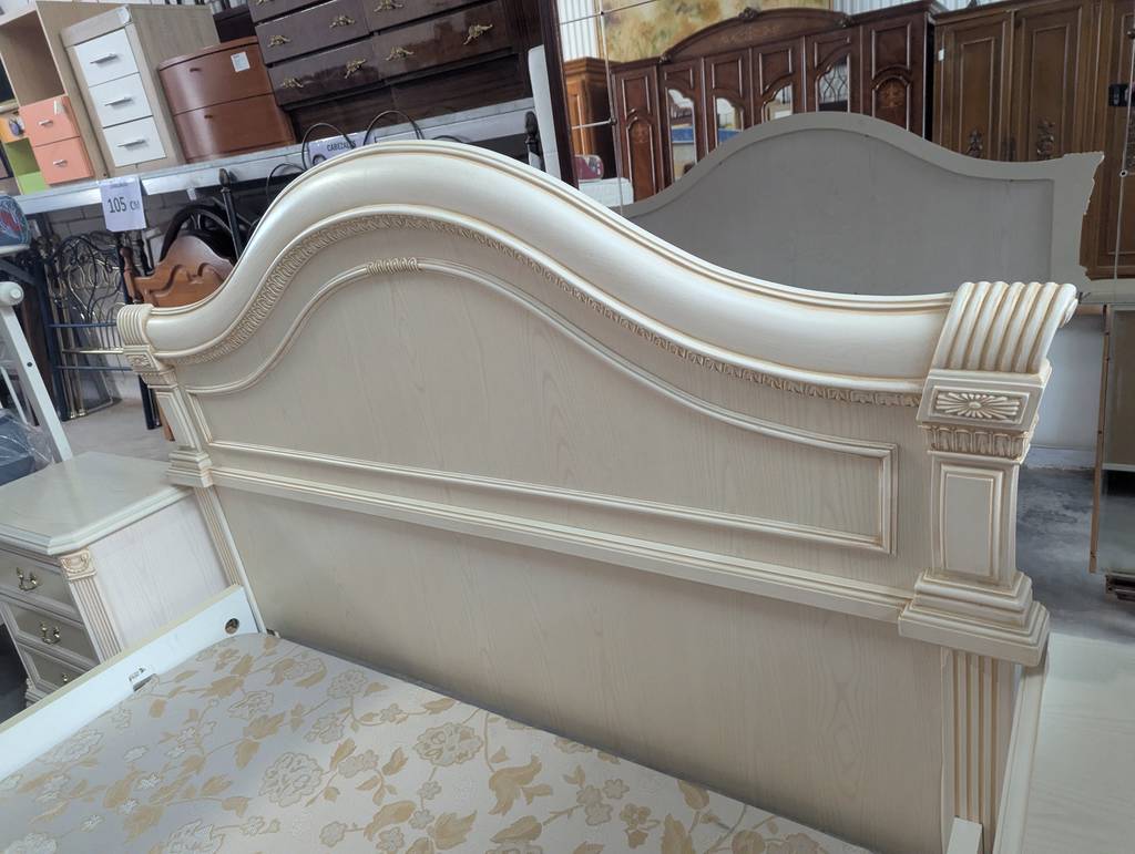 CONJUNTO DE DORMITORIO CLÁSICO - Imagen 3