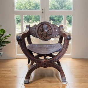 SILLA DE ESTILO MEDIEVAL