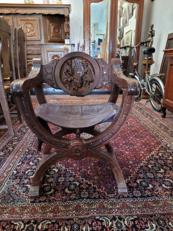 SILLA DE ESTILO MEDIEVAL - Imagen 2