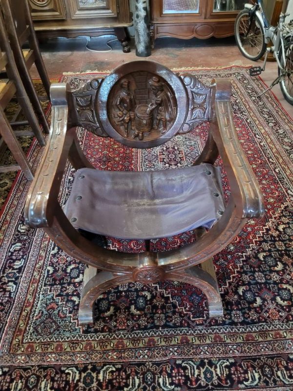 SILLA DE ESTILO MEDIEVAL - Imagen 3