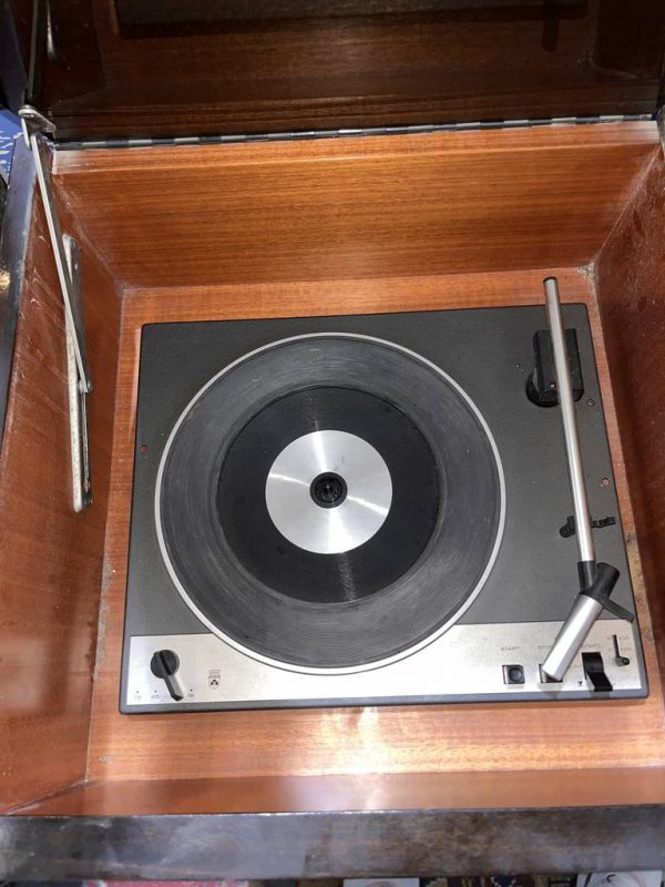 MUEBLE RADIO GRUNDIG - Imagen 6