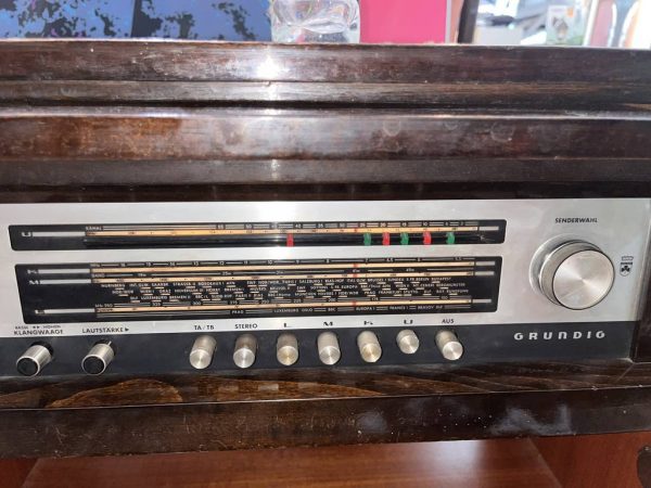 MUEBLE RADIO GRUNDIG - Imagen 9