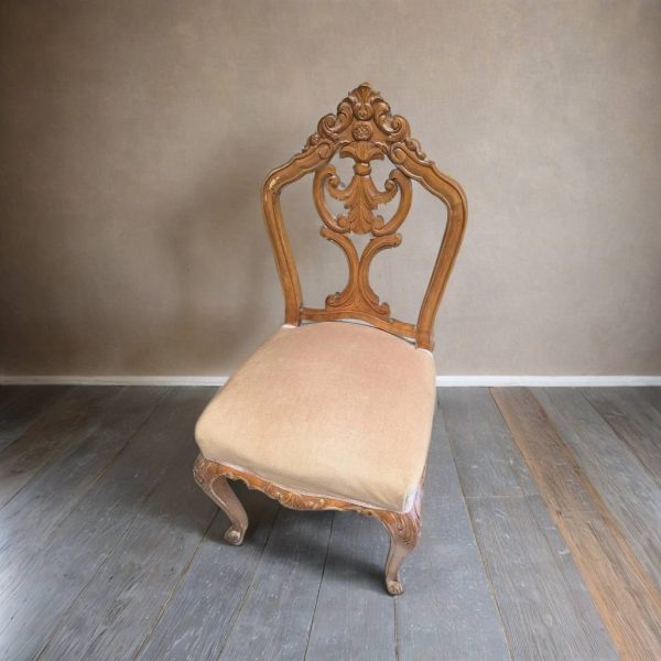SILLA CLÁSICA DE MADERA