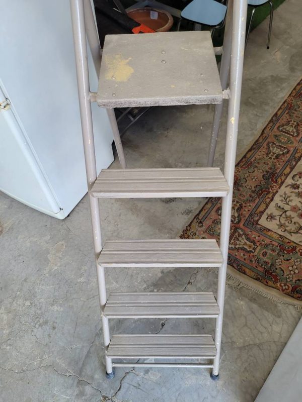ESCALERA DE METAL - Imagen 4