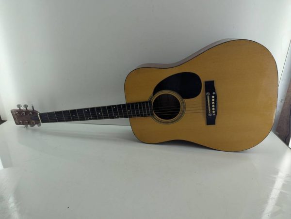 GUITARRA ACÚSTICA