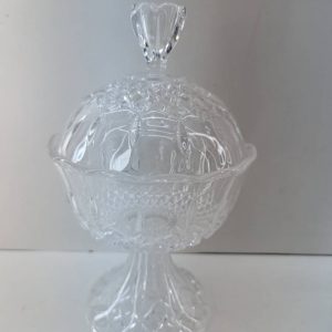 BOMBONERA DE CRISTAL TALLADO