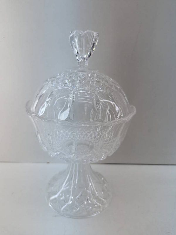 BOMBONERA DE CRISTAL TALLADO