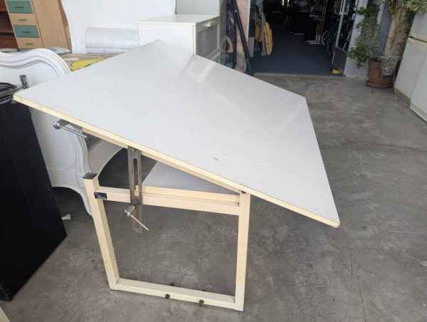 MESA DE DIBUJO MEDIANA - Imagen 2
