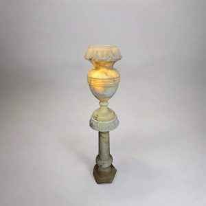COLUMNA CON JARRÓN DE ALABASTRO