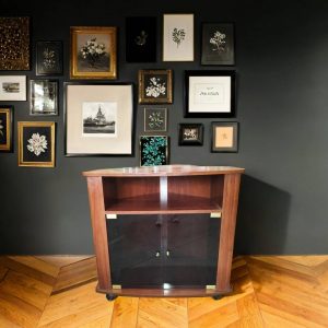 MUEBLE ESQUINERO