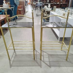 PAREJA DE MESITAS DORADAS EN CRISTAL