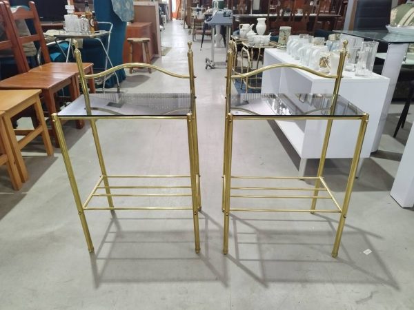 PAREJA DE MESITAS DORADAS EN CRISTAL