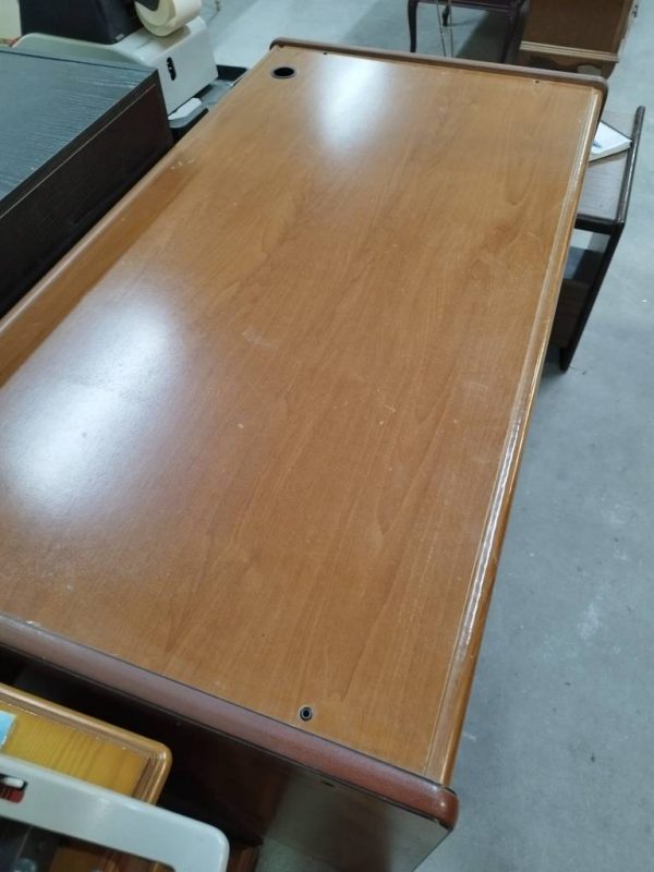MESA DE ESCRITORIO - Imagen 3