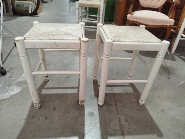 2 TABURETES BLANCOS - Imagen 2
