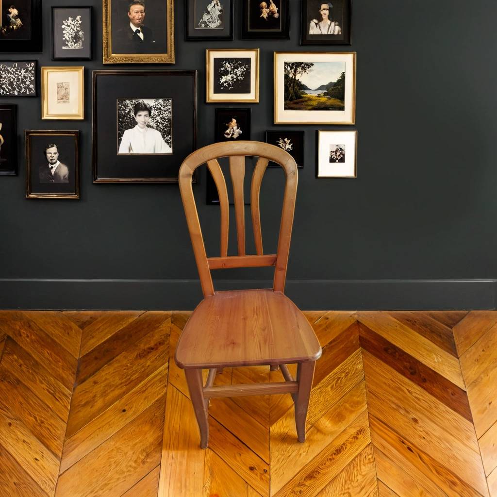 SILLA DE MADERA RÚSTICA