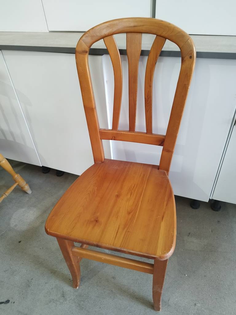 SILLA DE MADERA RÚSTICA - Imagen 3