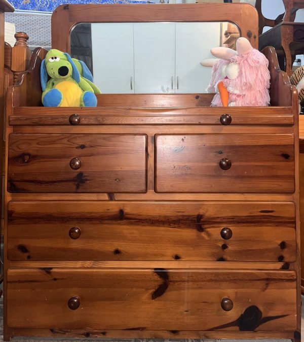 CÓMODA DE MADERA