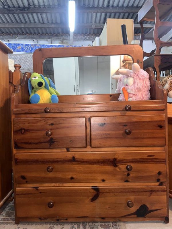 CÓMODA DE MADERA - Imagen 2