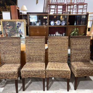 4 SILLAS RÚSTICAS