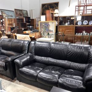 2 SOFAS NEGROS DE PIEL