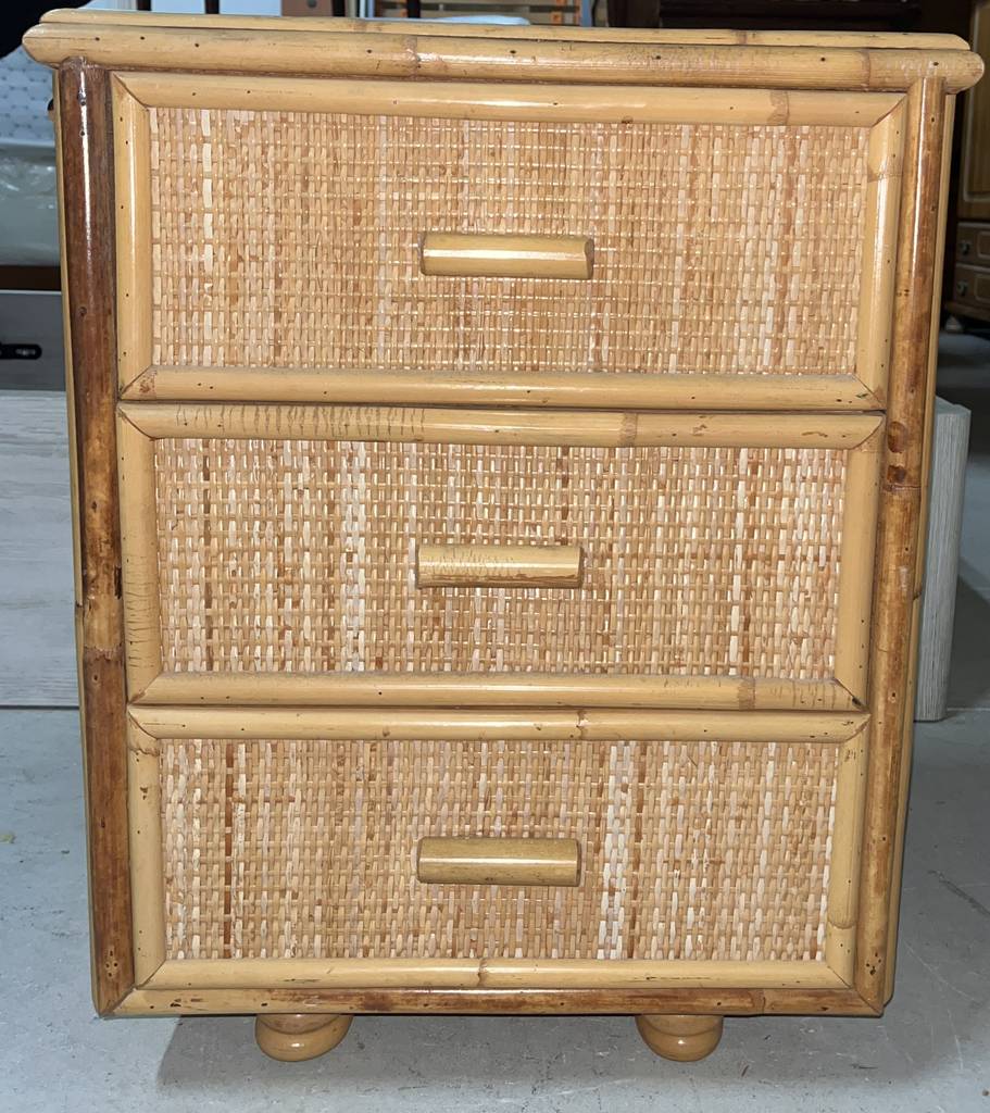 MESITA DE NOCHE - Imagen 4