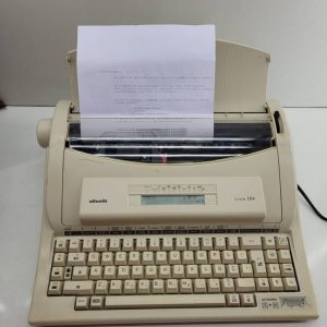 MÁQUINA DE ESCRIBIR OLIVETTI