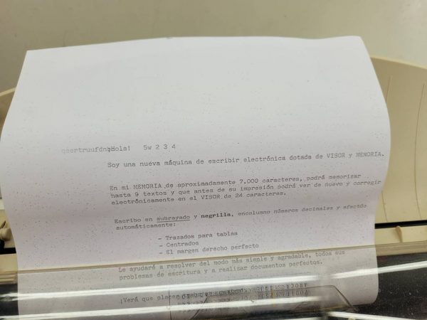 MÁQUINA DE ESCRIBIR OLIVETTI - Imagen 7