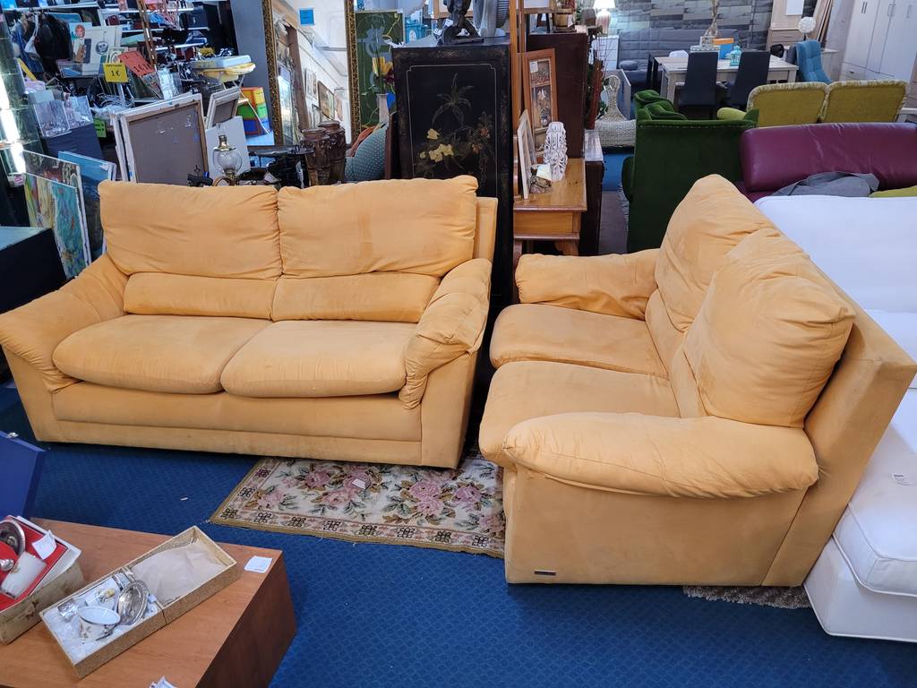 2 SOFÁS DE 3 Y 2 PLAZAS - Imagen 2