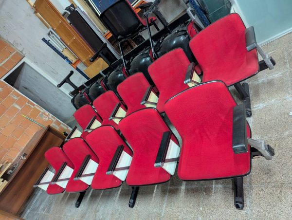 5 BUTACAS DE AUDITORIO