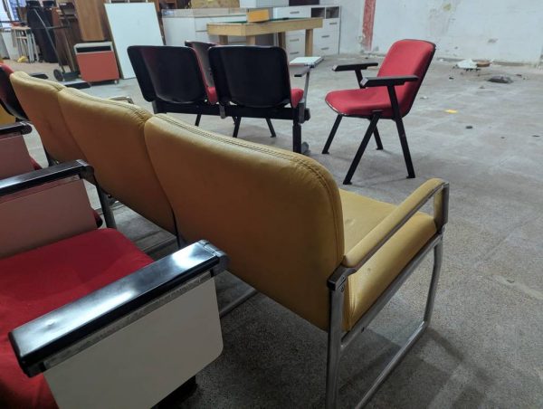 CONJUNTO DE 3 Y 2 SILLONES DE SALA DE ESPERA - Imagen 8