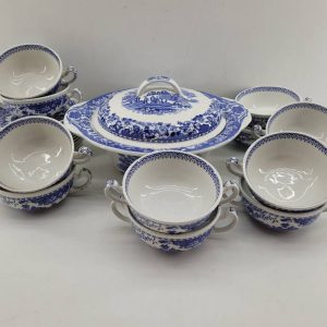 SOPERA Y 12 TAZAS CON PLATOS