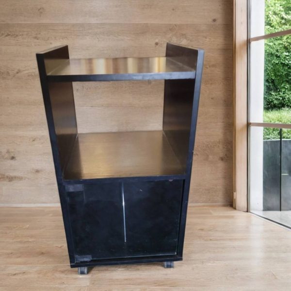 MUEBLE PARA EQUIPO DE MÚSICA