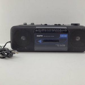 RADIO CASSETTE SANYO