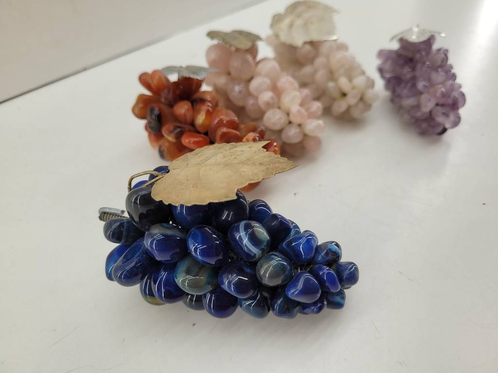 RACIMOS DE UVAS DE PIEDRAS - Imagen 2