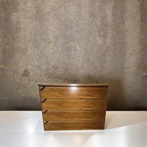 CÓMODA DE MADERA